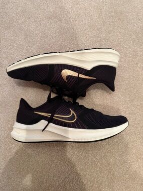 Nike Women’s Black & Gold Running Shoes